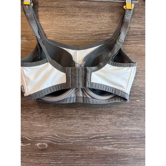 Natori Sports Bra White size 32D Adjustable Straps Under wire - Picture 2 of 9